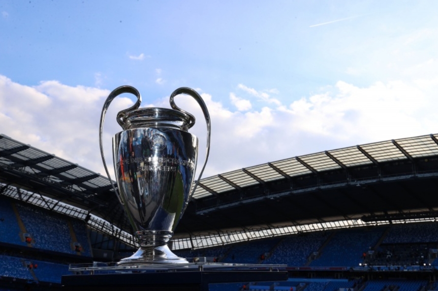 卡拉格将范戴克比作中卫版亨利：利物浦支柱的非凡赞誉